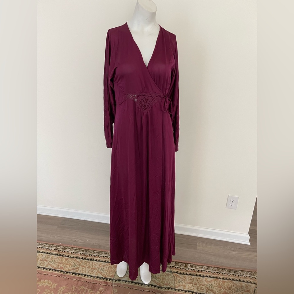 Vintage Lilly of France robe